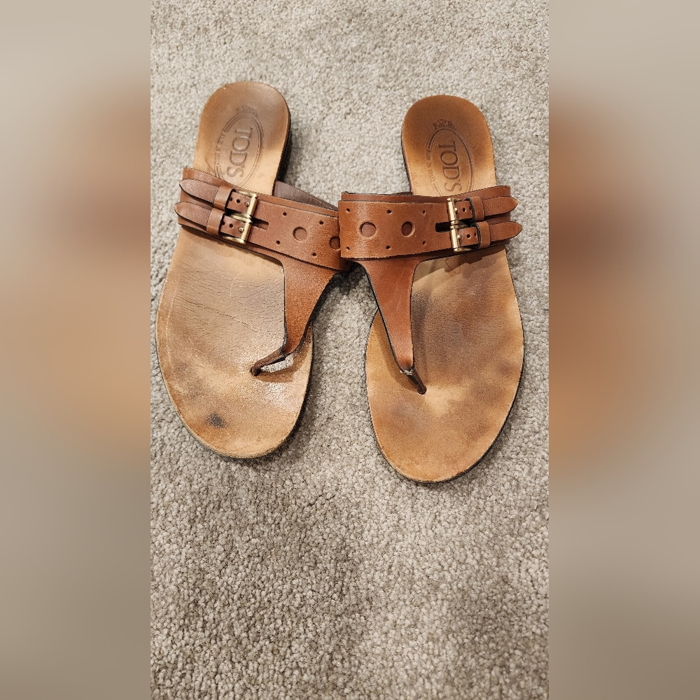 Tod's Brown Leather Sandals T-Strap Design